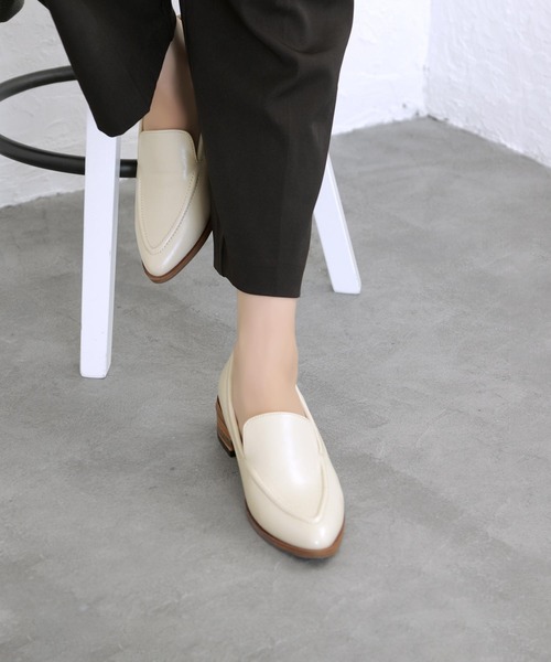 SOROTTO（ソロット）の「本革ピース ウッドヒールローファー 3cmヒール（パンプス・レディース・ブラック/グレイッシュベージュ/アイボリー・24.0cm/24.5cm/22.5cm/23.5cm/23.0cm/25.0cm）」の15枚目の写真
