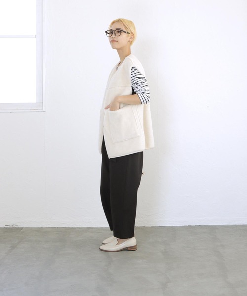 SOROTTO（ソロット）の「本革ピース ウッドヒールローファー 3cmヒール（パンプス・レディース・ブラック/グレイッシュベージュ/アイボリー・24.0cm/24.5cm/22.5cm/23.5cm/23.0cm/25.0cm）」の12枚目の写真