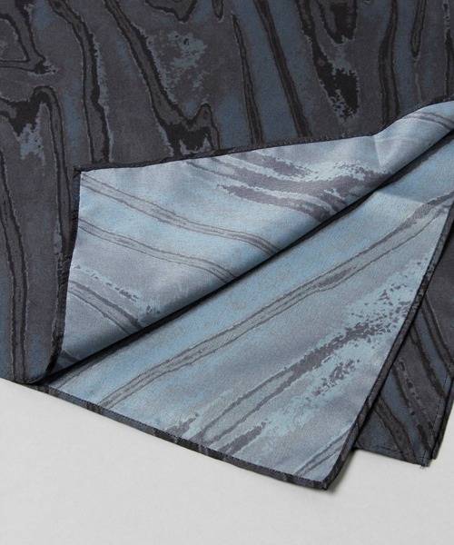 HARE(ハレ)の「ウルシガラスカーフ(HARE)(バンダナ/スカーフ・メンズ・ブラック/ライトブルー・FREE)」の7枚目の写真