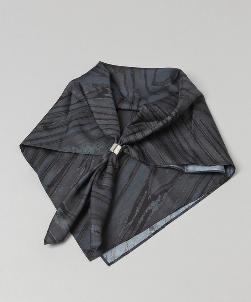 HARE(ハレ)の「ウルシガラスカーフ(HARE)(バンダナ/スカーフ・メンズ・ブラック/ライトブルー・FREE)」の4枚目の写真