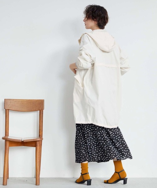 Doux archives（ドゥアルシーヴ）の「コクーンシルエットマウンテンパーカー（ミリタリージャケット・レディース・アイボリー/ブラック/カーキ・FREE）」の4枚目の写真