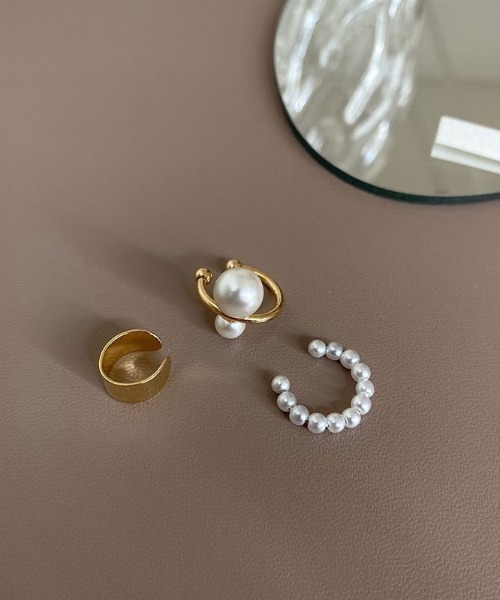 LAC-VERT(ラック・ヴェール)の「三連パールイヤーカフセット(イヤリング・レディース・ゴールド/シルバー・FREE)」の8枚目の写真