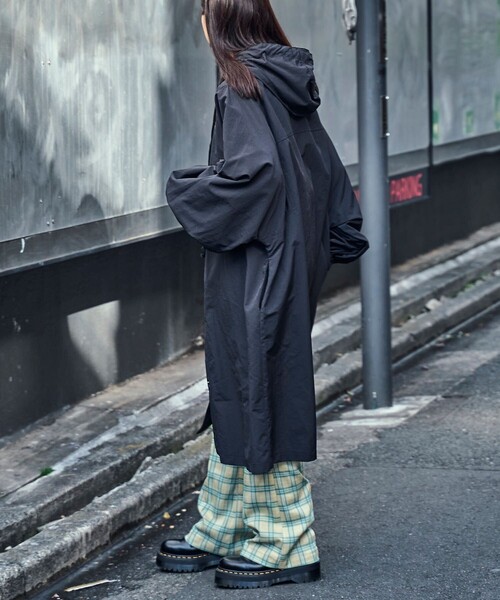 PUBLUX（パブリュクス）の「【PUBLUX/パブリュクス】 ボリューム袖フードスプリングコート（トレンチコート・レディース・ベージュ/カーキ/ブラック・ﾌﾘ-）」の10枚目の写真