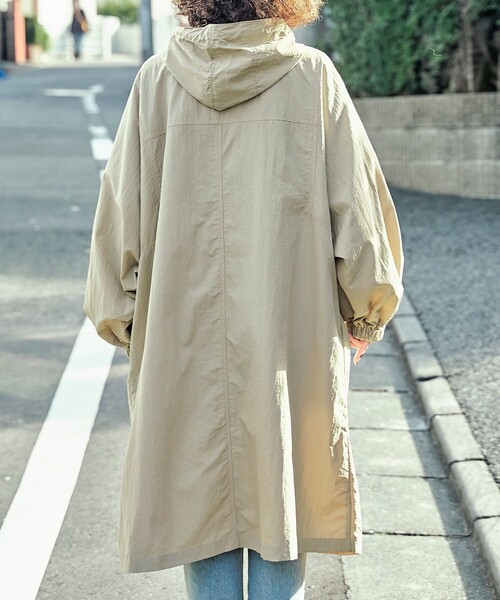 PUBLUX（パブリュクス）の「【PUBLUX/パブリュクス】 ボリューム袖フードスプリングコート（トレンチコート・レディース・ベージュ/カーキ/ブラック・ﾌﾘ-）」の15枚目の写真