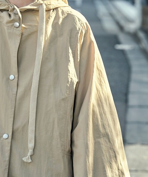 PUBLUX（パブリュクス）の「【PUBLUX/パブリュクス】 ボリューム袖フードスプリングコート（トレンチコート・レディース・ベージュ/カーキ/ブラック・ﾌﾘ-）」の18枚目の写真