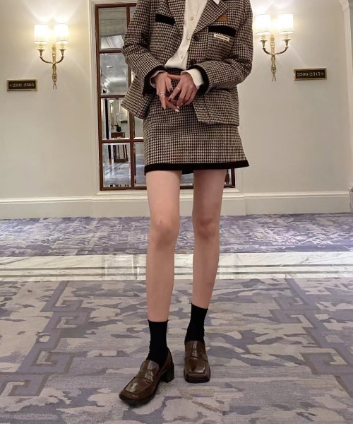 tukn.（トゥクン）の「【tukn.】スクエアトゥヒールローファー / スクエアトゥチャンキーピースソールローファー（ローファー・レディース・ブラック/アイボリー/ブラウン・22.5㎝/22.5cm/24.0cm/23.0cm/24.5cm/23.5cm）」の7枚目の写真