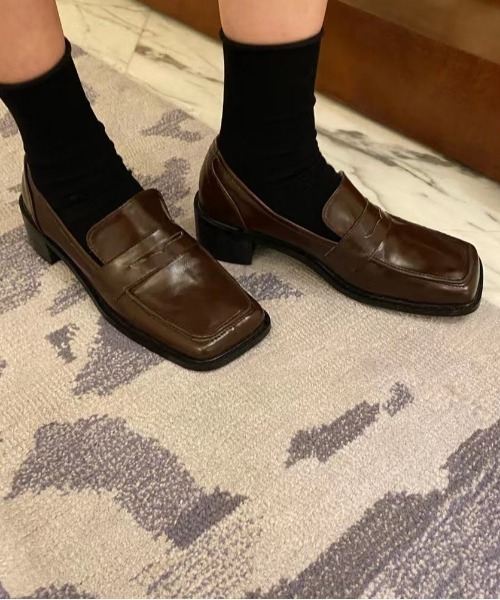 tukn.（トゥクン）の「【tukn.】スクエアトゥヒールローファー / スクエアトゥチャンキーピースソールローファー（ローファー・レディース・ブラック/アイボリー/ブラウン・22.5㎝/22.5cm/24.0cm/23.0cm/24.5cm/23.5cm）」の11枚目の写真