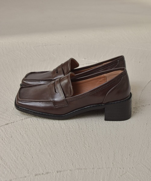 tukn.（トゥクン）の「【tukn.】スクエアトゥヒールローファー / スクエアトゥチャンキーピースソールローファー（ローファー・レディース・ブラック/アイボリー/ブラウン・22.5㎝/22.5cm/24.0cm/23.0cm/24.5cm/23.5cm）」の9枚目の写真