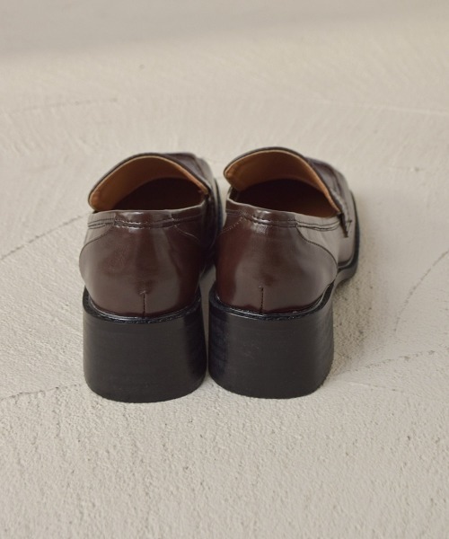 tukn.（トゥクン）の「【tukn.】スクエアトゥヒールローファー / スクエアトゥチャンキーピースソールローファー（ローファー・レディース・ブラック/アイボリー/ブラウン・22.5㎝/22.5cm/24.0cm/23.0cm/24.5cm/23.5cm）」の13枚目の写真