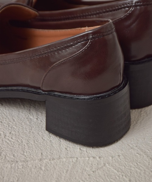 tukn.（トゥクン）の「【tukn.】スクエアトゥヒールローファー / スクエアトゥチャンキーピースソールローファー（ローファー・レディース・ブラック/アイボリー/ブラウン・22.5㎝/22.5cm/24.0cm/23.0cm/24.5cm/23.5cm）」の6枚目の写真