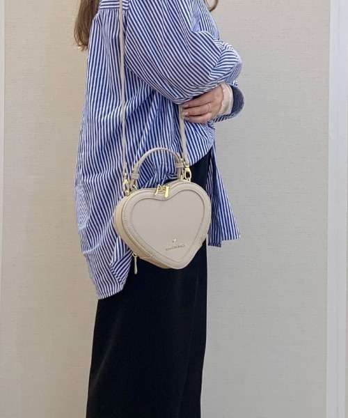 SAMANTHAVEGA(サマンサベガ)の「ハート型バッグ(ショルダーバッグ・レディース・ベージュ/ブラック/フューシャピンク・FREE)」の3枚目の写真