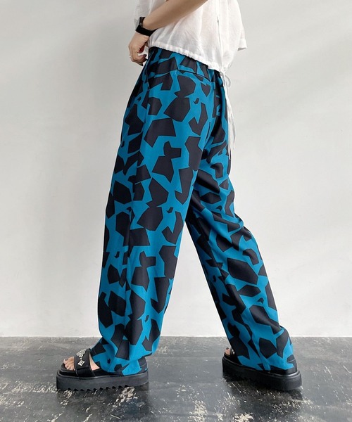 PAGEBOY(ページボーイ)の「ジオメトパターンパンツ(その他パンツ・レディース・ターコイズブルー/ブラック・FREE)」の2枚目の写真