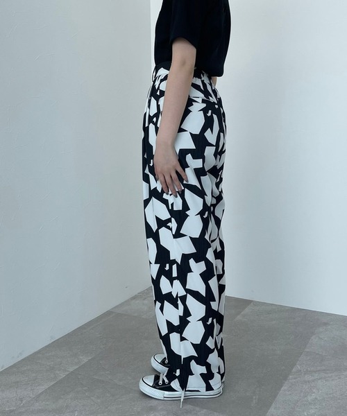 PAGEBOY(ページボーイ)の「ジオメトパターンパンツ(その他パンツ・レディース・ターコイズブルー/ブラック・FREE)」の14枚目の写真