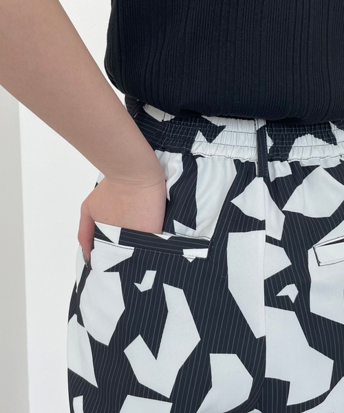 PAGEBOY(ページボーイ)の「ジオメトパターンパンツ(その他パンツ・レディース・ターコイズブルー/ブラック・FREE)」の19枚目の写真