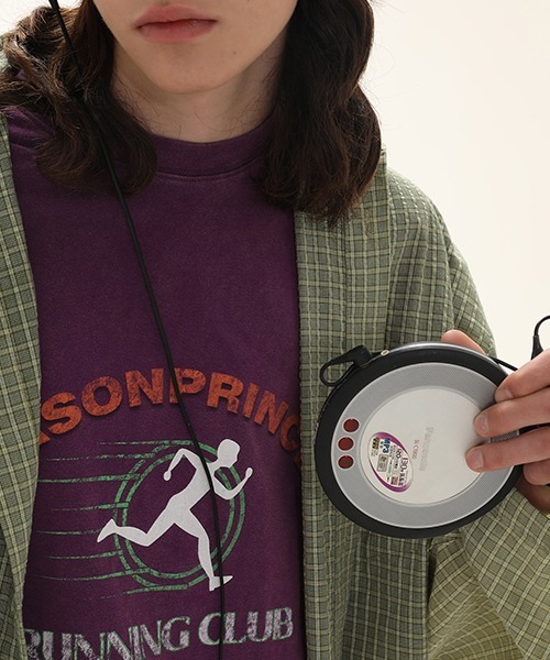 MASONPRINCE(メイソンプリンス)の「【MASONPRINCE】Oversized vintage processing running club TEE DT3137(Tシャツ/カットソー・メンズ・パープル/ダークグレー/ホワイト・S/L/M)」の4枚目の写真
