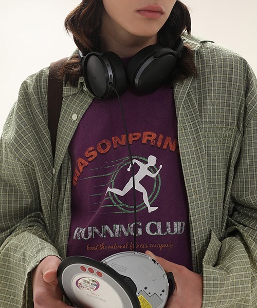 MASONPRINCE(メイソンプリンス)の「【MASONPRINCE】Oversized vintage processing running club TEE DT3137(Tシャツ/カットソー・メンズ・パープル/ダークグレー/ホワイト・S/L/M)」の6枚目の写真