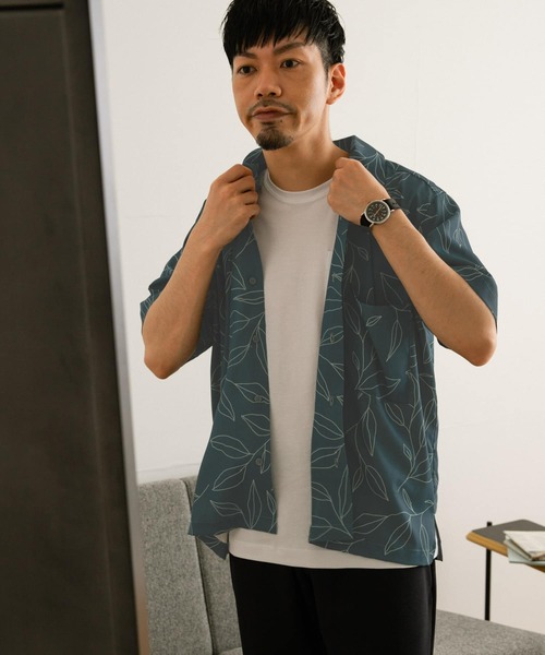 ITEMS URBANRESEARCH（アイテムズ アーバンリサーチ）の「リーフプリント オープンカラー半袖シャツ（シャツ/ブラウス・メンズ・ベージュ/ネイビー/グリーン・MEDIUM/LARGE）」の4枚目の写真