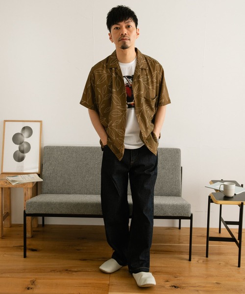 ITEMS URBANRESEARCH（アイテムズ アーバンリサーチ）の「リーフプリント オープンカラー半袖シャツ（シャツ/ブラウス・メンズ・ベージュ/ネイビー/グリーン・MEDIUM/LARGE）」の5枚目の写真