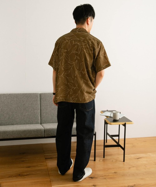 ITEMS URBANRESEARCH（アイテムズ アーバンリサーチ）の「リーフプリント オープンカラー半袖シャツ（シャツ/ブラウス・メンズ・ベージュ/ネイビー/グリーン・MEDIUM/LARGE）」の12枚目の写真