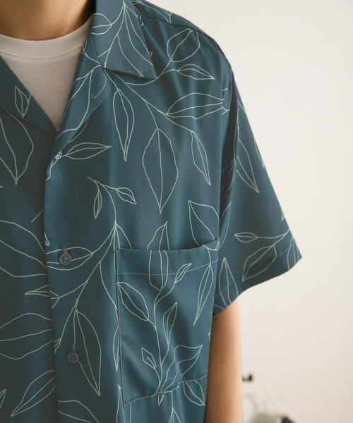 ITEMS URBANRESEARCH（アイテムズ アーバンリサーチ）の「リーフプリント オープンカラー半袖シャツ（シャツ/ブラウス・メンズ・ベージュ/ネイビー/グリーン・MEDIUM/LARGE）」の16枚目の写真