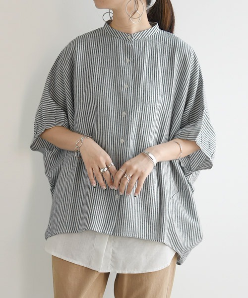 and it_(アンドイット)の「バンドカラードルマンブラウス(シャツ/ブラウス・レディース・アイボリー/ストライプ/チェック・M-L)」の1枚目の写真