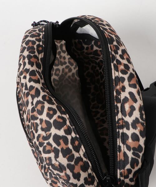 FREDRIK PACKERS（フレドリックパッカーズ）の「廃盤 FREDRIK PACKERS / フレドリックパッカーズ / 210D ELLIPSE HHIP PACK（ボディバッグ/ウエストポーチ・レディース・ブラック/シルバー/グリーン系その他/ホワイト/イエロー/ネイビー/カーキ/レオパード・ONESIZE）」の11枚目の写真