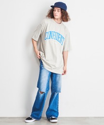 THE HITSS（ヒッツ）の「【THE HITSS】オーバーサイズ カレッジロゴ 発砲プリント Tシャツ（Tシャツ/カットソー）」