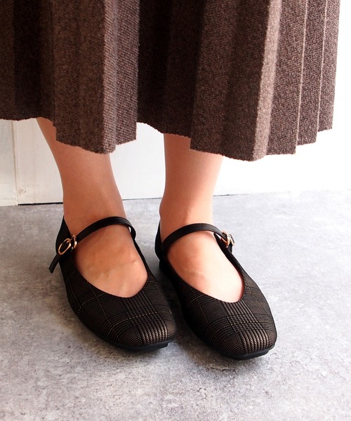 あしながおじさん(アシナガオジサン)の「ストラップシューズ 1310187(パンプス・レディース・ブラック/ブロンズ/グレイッシュベージュ/プラチナム/ガンメタ/ナチュラル/ワイン/アンティークゴールド/マルチ・23.5cm/24.5cm/23.0cm/24.0cm/22.5cm)」の8枚目の写真