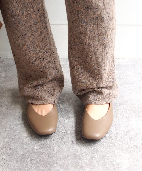 あしながおじさん(アシナガオジサン)の「ストラップシューズ 1310187(パンプス・レディース・ブラック/ブロンズ/グレイッシュベージュ/プラチナム/ガンメタ/ナチュラル/ワイン/アンティークゴールド/マルチ・23.5cm/24.5cm/23.0cm/24.0cm/22.5cm)」の21枚目の写真