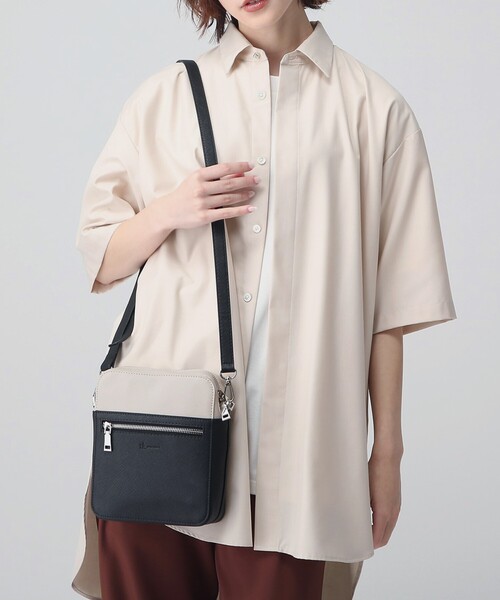 tk.TAKEO KIKUCHI（ティーケータケオキクチ）の「◆バイカラースクエアボックスショルダーバッグ（ショルダーバッグ・レディース・ブラック系/ブラック系4/ベージュ系4・00）」の3枚目の写真