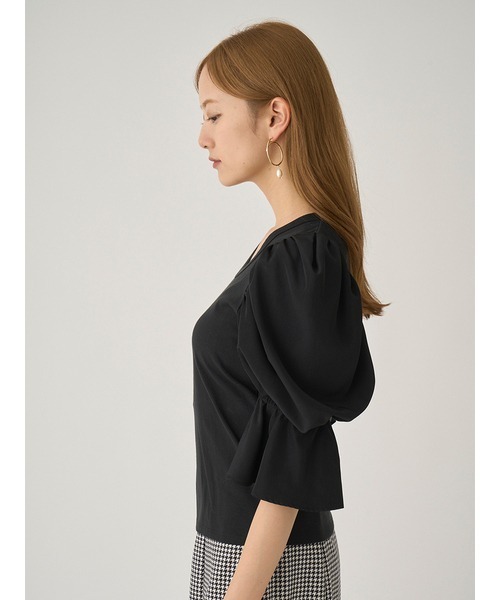 SNIDEL(スナイデル)の「ボリュームショルダーカットTOPS(Tシャツ/カットソー・レディース・ホワイト/ブラック/ラベンダー・FREE)」の10枚目の写真