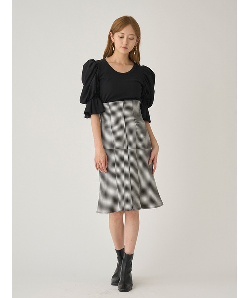 SNIDEL(スナイデル)の「ボリュームショルダーカットTOPS(Tシャツ/カットソー・レディース・ホワイト/ブラック/ラベンダー・FREE)」の14枚目の写真