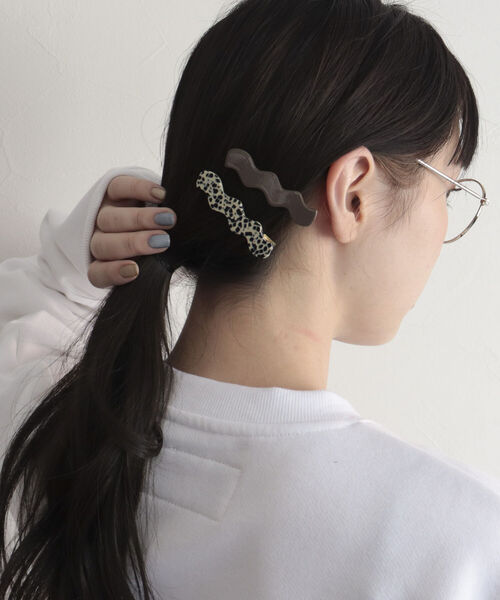 fredy emue(フレディエミュ)の「ウェーブクリップセット(バレッタ/ヘアクリップ・レディース・ピンク/グリーン/キナリ/ブラック系その他4・FREE)」の13枚目の写真