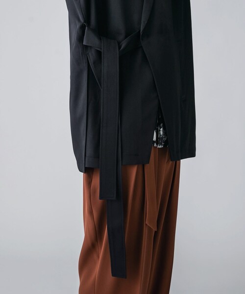 tk.TAKEO KIKUCHI（ティーケータケオキクチ）の「◆ベルテッドノースリーブジャケット（ユニセックスアイテム）（ベスト・メンズ・ブラック/ブルー・66/88）」の12枚目の写真