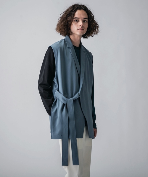 tk.TAKEO KIKUCHI（ティーケータケオキクチ）の「◆ベルテッドノースリーブジャケット（ユニセックスアイテム）（ベスト・メンズ・ブラック/ブルー・66/88）」の19枚目の写真