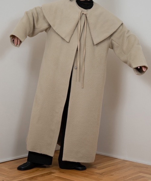 lawgy（ラウジー）の「cape arrange long coat（その他アウター・レディース・ブラウン/ベージュ・FREE）」の4枚目の写真