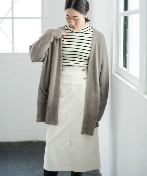 le.coeur blanc(ルクールブラン)の「シャンブレーコーデュロイストレートスカート(スカート・レディース・ネイビー/オフホワイト・38/36)」の10枚目の写真