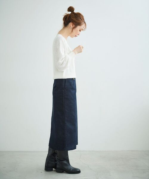 le.coeur blanc(ルクールブラン)の「シャンブレーコーデュロイストレートスカート(スカート・レディース・ネイビー/オフホワイト・38/36)」の5枚目の写真