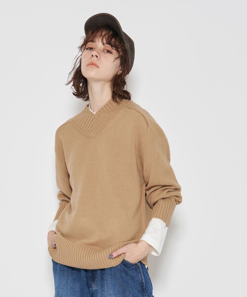 J.PRESS YORK STREET(ジェイプレスヨークストリート)の「【UNISEX】Vネックプルオーバー ニット(ニット/セーター・メンズ・オレンジ系/ベージュ系/ライトグレー系/グレー系/アイボリー系・SMALL/MEDIUM/LARGE)」の3枚目の写真