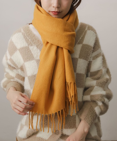 SENSE OF PLACE by URBAN RESEARCH（センスオブプレイスバイアーバンリサーチ）の「『ユニセックス』無地ストール（マフラー・レディース・ピンク/イエロー/ライトベージュ/ブルー/グリーン系その他/アイボリー/パープル/オレンジ/ブラック/グリーン・ONE）」の9枚目の写真