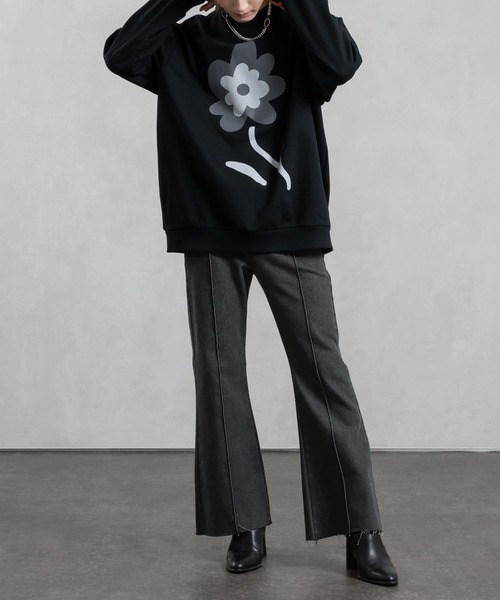 Adoon plain(アドーンプレーン)の「【Adoon plain】フラワープリントルーズスウェット(スウェット・メンズ・オフホワイト/ブラック・MEDIUM/LARGE)」の14枚目の写真