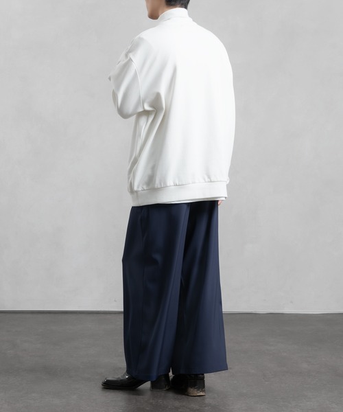 Adoon plain(アドーンプレーン)の「【Adoon plain】フラワープリントルーズスウェット(スウェット・メンズ・オフホワイト/ブラック・MEDIUM/LARGE)」の6枚目の写真