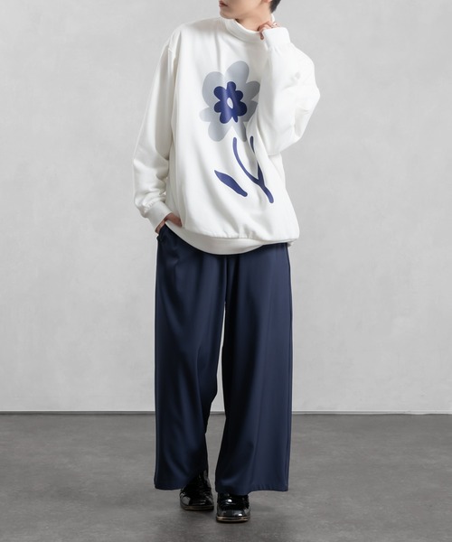 Adoon plain(アドーンプレーン)の「【Adoon plain】フラワープリントルーズスウェット(スウェット・メンズ・オフホワイト/ブラック・MEDIUM/LARGE)」の5枚目の写真