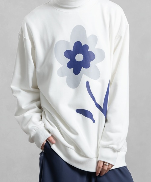Adoon plain(アドーンプレーン)の「【Adoon plain】フラワープリントルーズスウェット(スウェット・メンズ・オフホワイト/ブラック・MEDIUM/LARGE)」の7枚目の写真