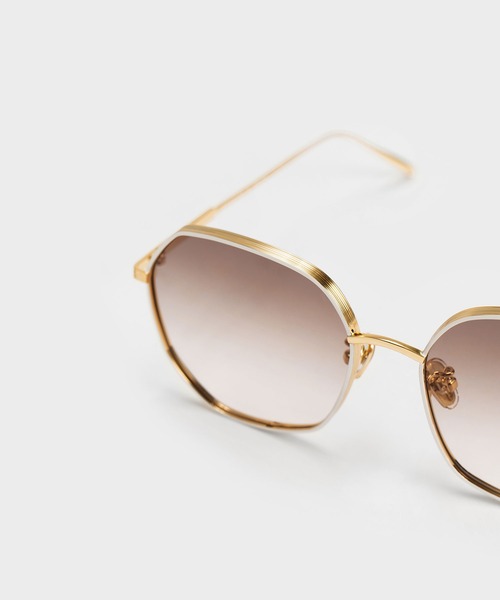 【美品】Charles and Keith サングラス CHARLES & KEITH（チャールズ & キース）の「ティンテッド ジオ