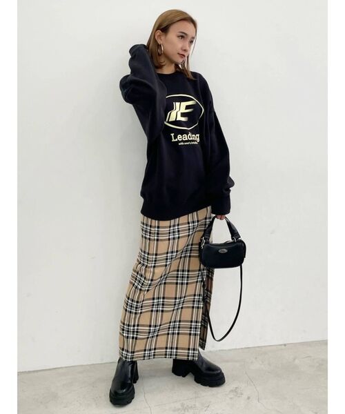 EMODA（エモダ）の「エンブレムモチーフスウェット（スウェット・レディース・ホワイト/ブラック/グレー/ブルー・FREE）」の14枚目の写真