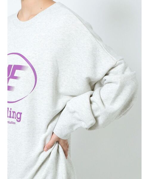 EMODA（エモダ）の「エンブレムモチーフスウェット（スウェット・レディース・ホワイト/ブラック/グレー/ブルー・FREE）」の22枚目の写真