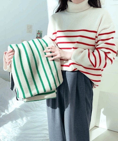 Dalfwin（ダールフィン）の「2022 AW 秋冬 韓国ファッション ニット レディース　ボーダー柄タートルネックニット　セーター ニットトップス ボーダーニット オーバーサイズ（ニット/セーター・レディース・レッド系/アイボリー系/グリーン系/ブラック×ホワイト・FREE）」の19枚目の写真