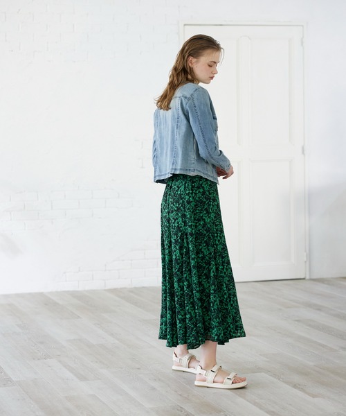 INED CLARO（イネドクラロ）の「フラワープリントマーメイドフレアスカート（スカート・レディース・ブラック/オフホワイト・フリー）」の8枚目の写真