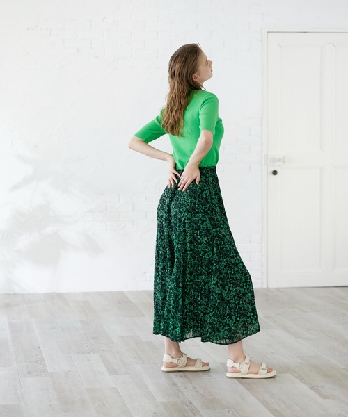 INED CLARO（イネドクラロ）の「フラワープリントマーメイドフレアスカート（スカート・レディース・ブラック/オフホワイト・フリー）」の17枚目の写真